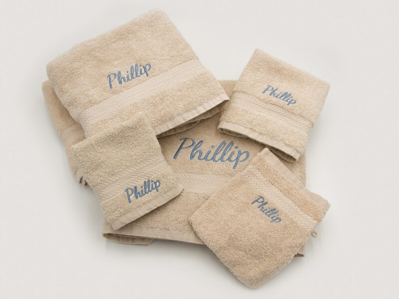 Sechsteiliges Handtuch-Set mit Namensstickerei